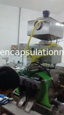 Auto Food / Pharmaceutical Paintball Encapsulation filling Machine with 6&quot; Die Roll mold